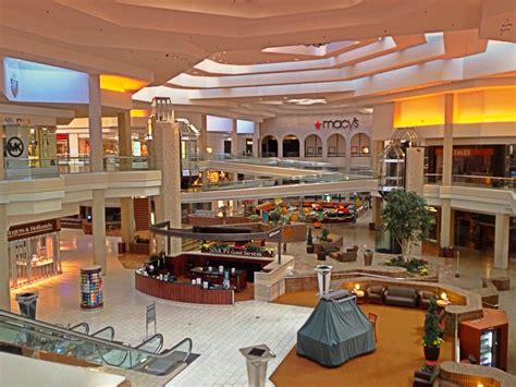  · Woodfield Mall is located in Schaumburg, Illinois and offers 220 stores - Scroll down for Woodfield Mall shopping information: store …